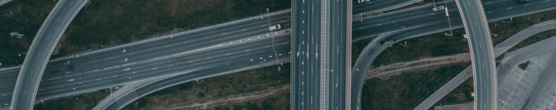 Foto
    aérea de um avenida